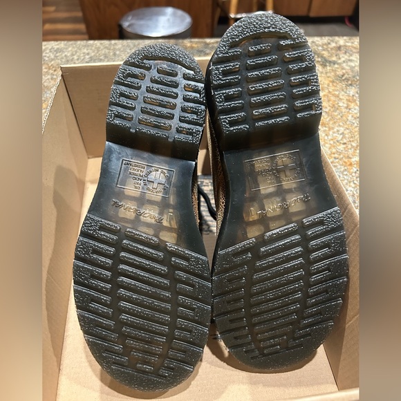 Dr. Martens Women's 1460 Sand Rainbow Ray Boots Ladies Size 6 BRAND NEW IN BOX - Picture 6 of 14